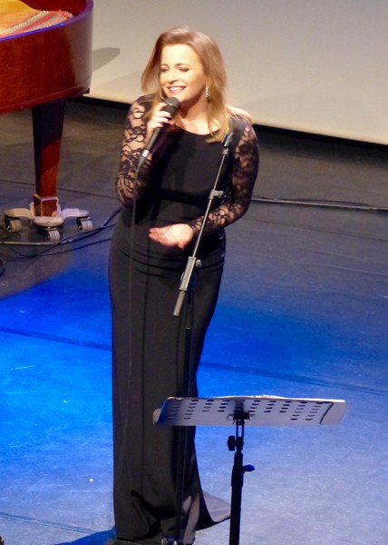 MALGRE L’ETAT D’URGENCE, TANIA KASSIS CHANTE L’ESPOIR À BRUXELLES, INVITEE PAR LA FONDATION BOGHOSSIAN